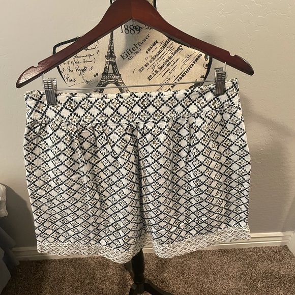 Loft Skirt - Picture 4 of 9